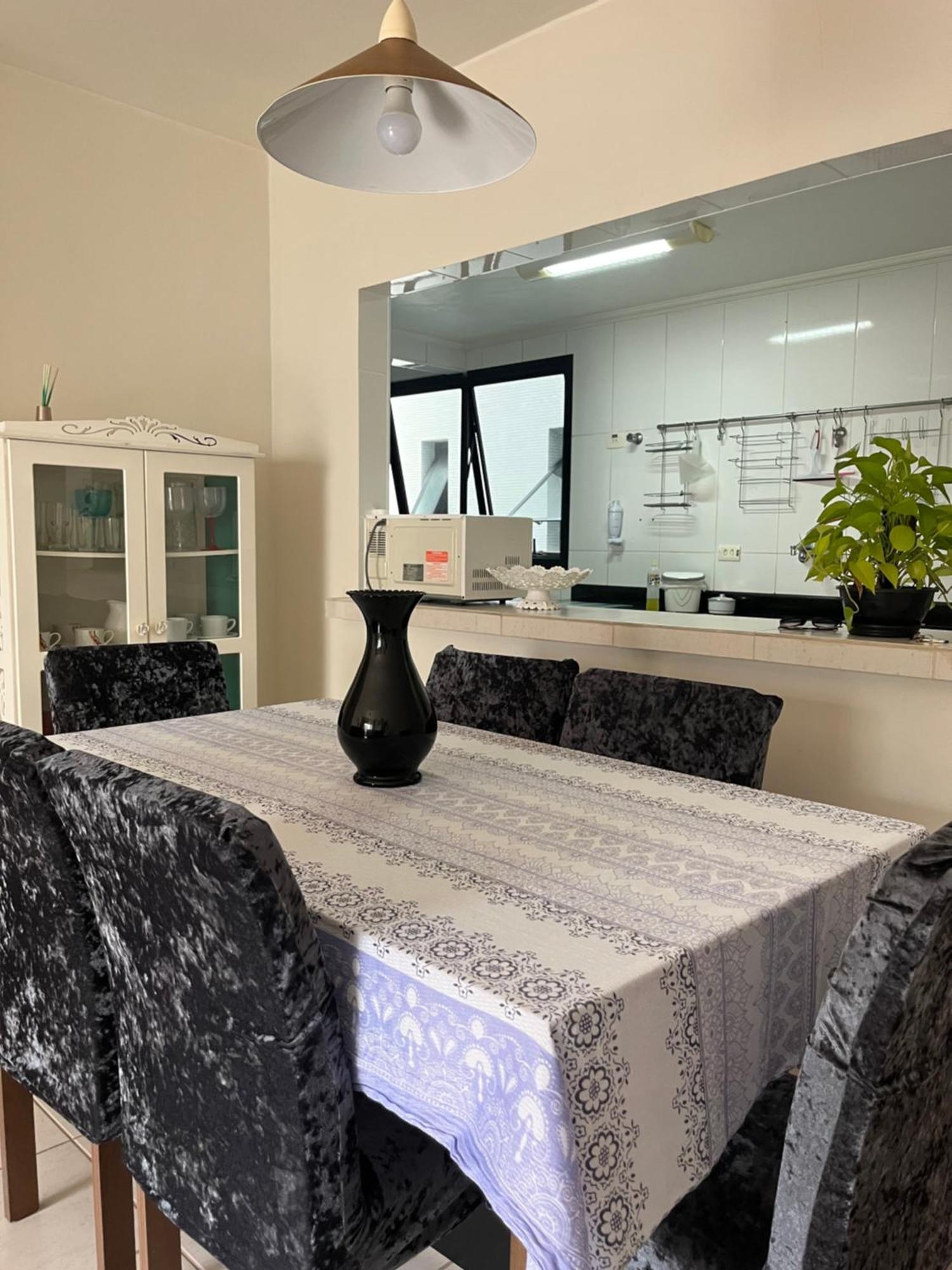 Apartamento Amplo A Menos De 400 Metros Da Praia Localizado Proximo A Praca Da Brunella, Area Nobre Do Guaruja. Exterior foto